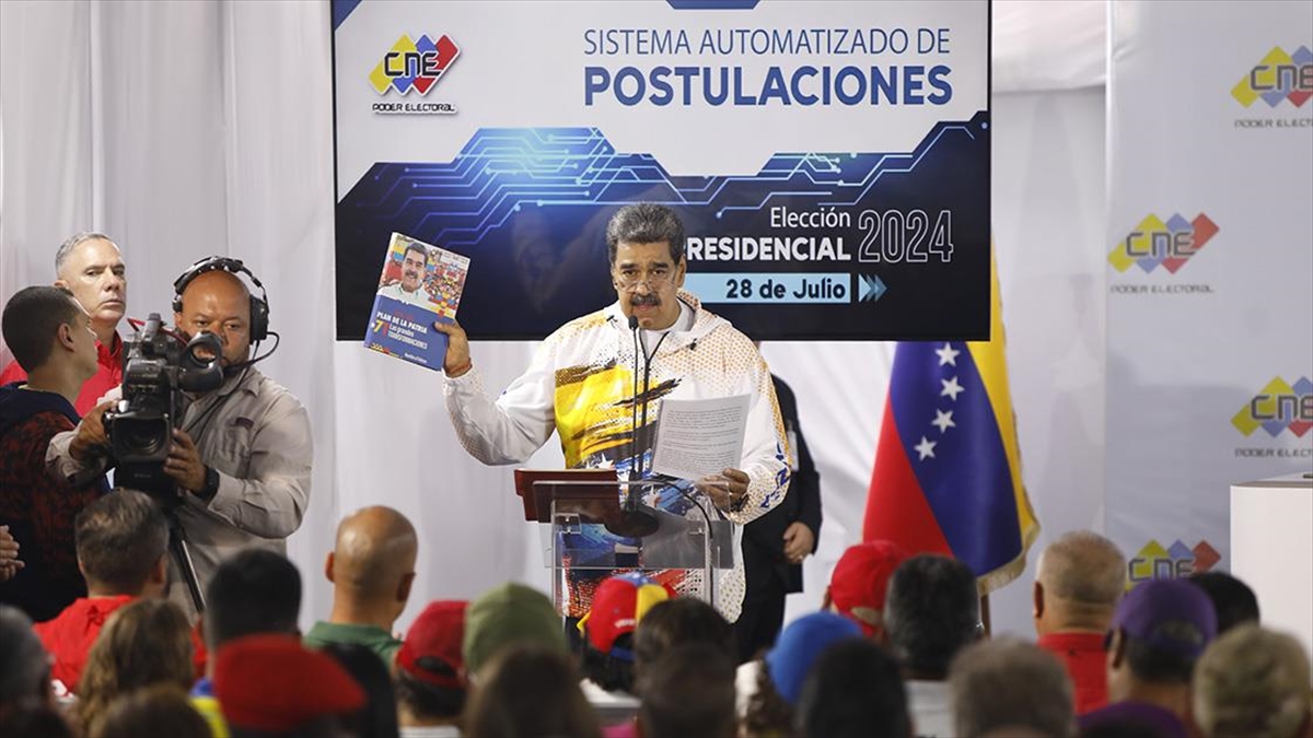 Venezuela Devlet Başkanı Maduro, Partisinin Devlet Başkanı Adayı Oldu