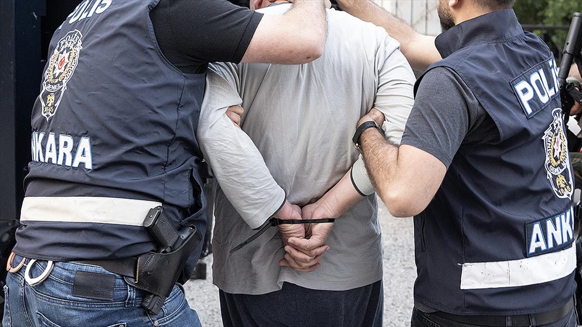 Fetö'nün Kamu Mahrem Yapılanmasına Yönelik Operasyonda 6 Şüpheliye Gözaltı Kararı