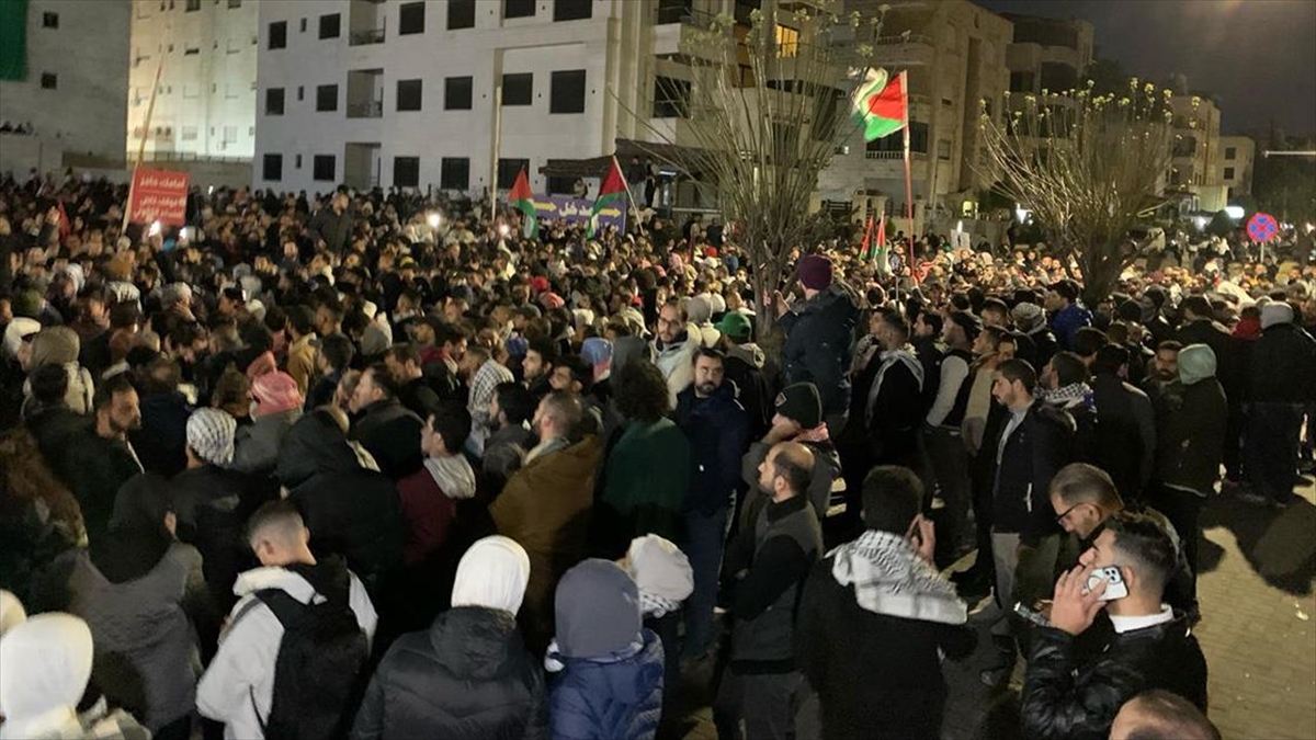 Ürdünlüler, Gazze İle Dayanışma Gösterilerini Sürdürüyor