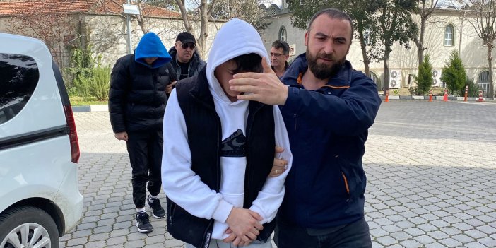 17 yaşındaki 4 şüphelinin üzerinden 1605 sentetik hap çıktı