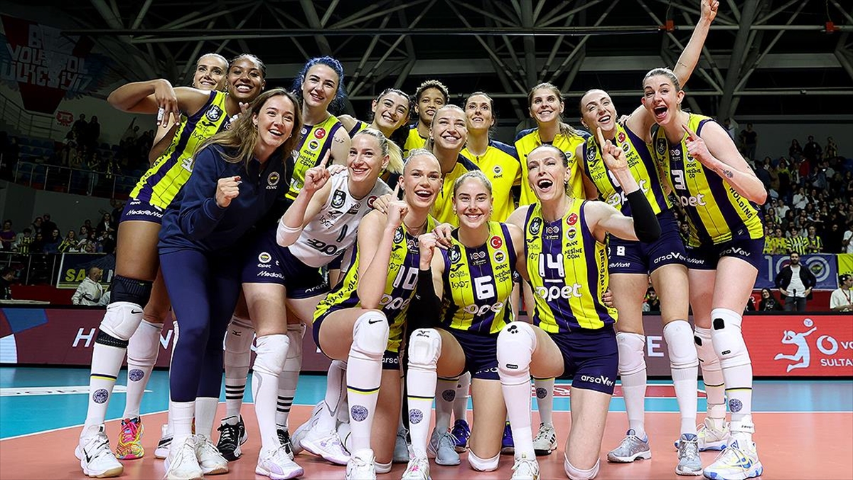 Fenerbahçe Opet Sezonu Lider Tamamladı