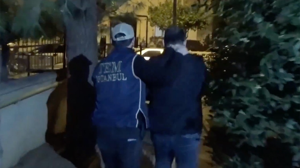 Fetö'ye Yönelik "kıskaç-11" Operasyonlarında 70 Şüpheli Yakalandı