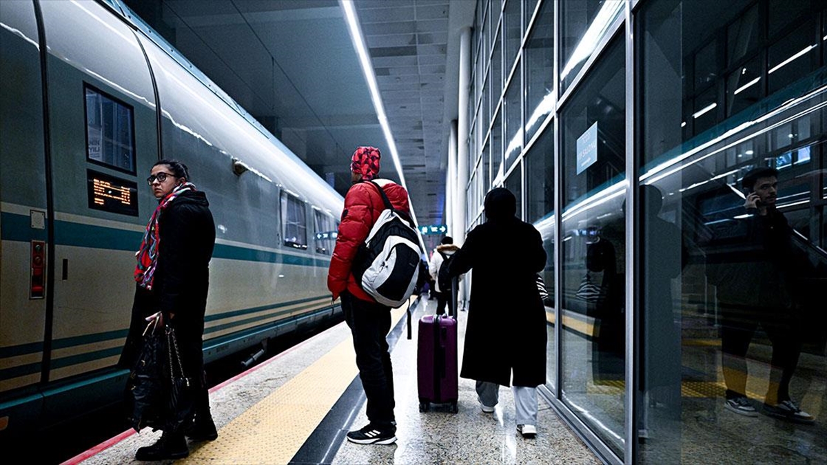 Ramazan Bayramı Tatilinde Tren Kapasiteleri Artırılacak, Emeklilere İndirim Uygulanacak