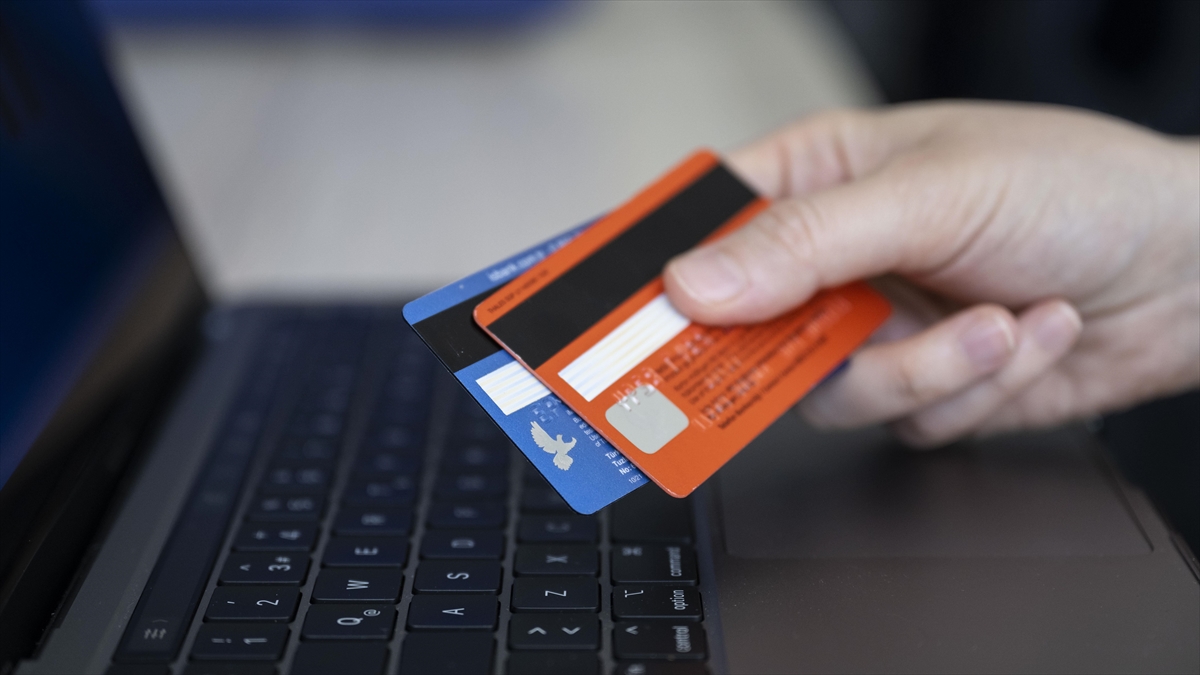 Kartlı Ödemeler 2023'te 8,24 Trilyon Lira Oldu