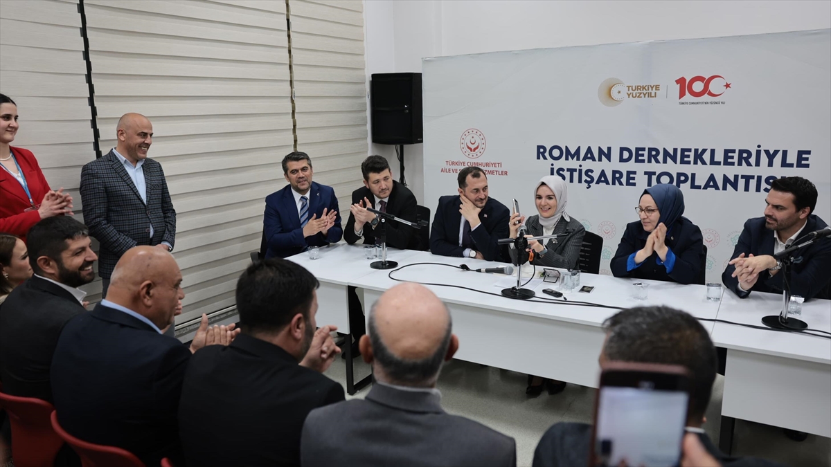 Cumhurbaşkanı Erdoğan, Roman Vatandaşlara Hitap Etti