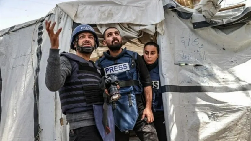 AA çalışanlarının bulunduğu alan vuruldu