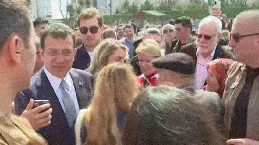 Ekrem İmamoğlu’nun arkasında görüntülendi