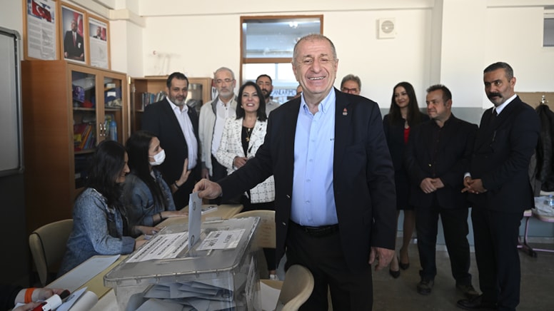 Ümit Özdağ oyunu Ankara'da kullandı