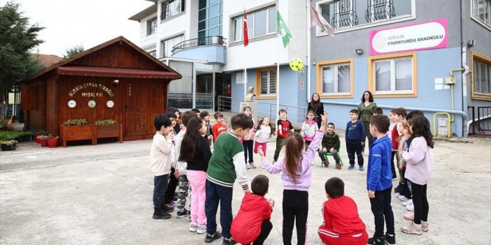 Çocuklar "kültür Dostu Okul"da Geleneksel Oyunları Öğreniyor