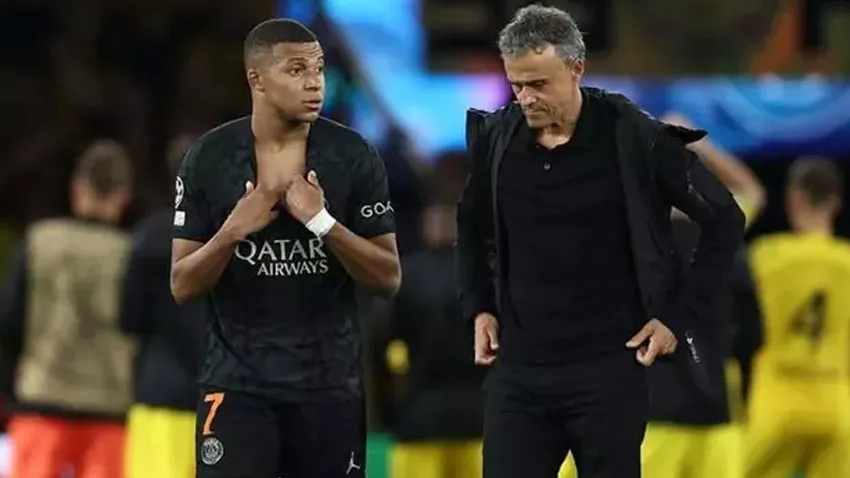 Mbappe oyundan alınınca hocasına küfretti