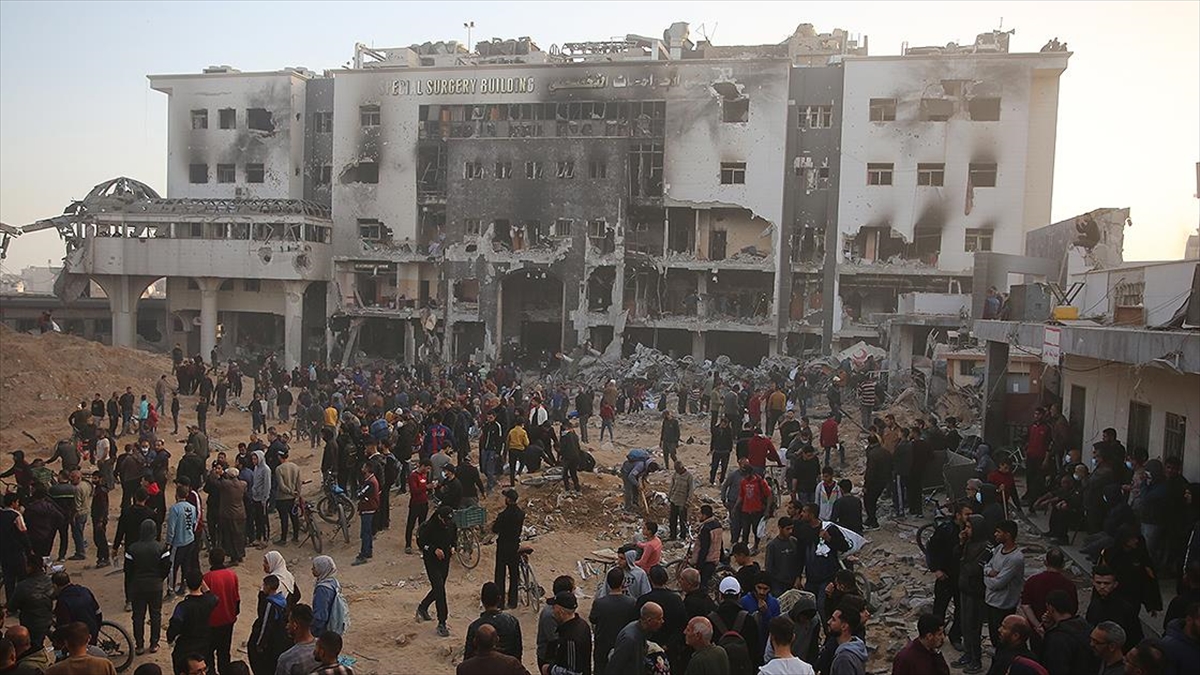 Şifa Hastanesi Doktorları, İsrail Ordusunun Hastaneyi Kullanılamaz Hale Getirdiğini Söyledi