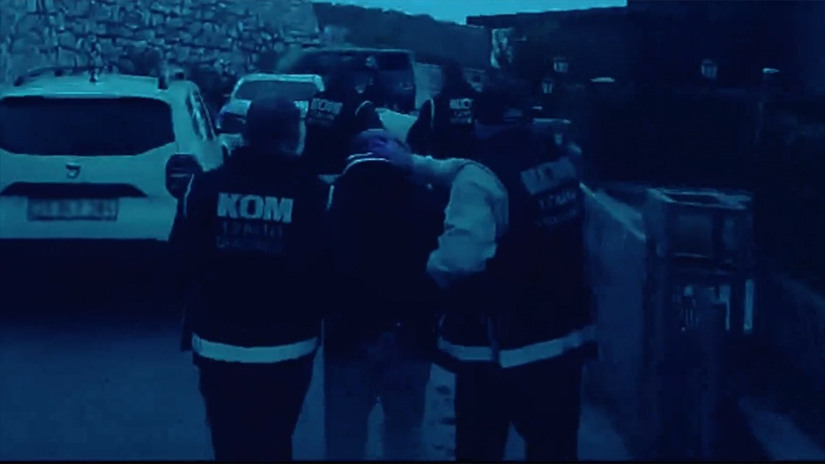 "çember-16" Operasyonlarında 2 Bin 66 Firari Yakalandı