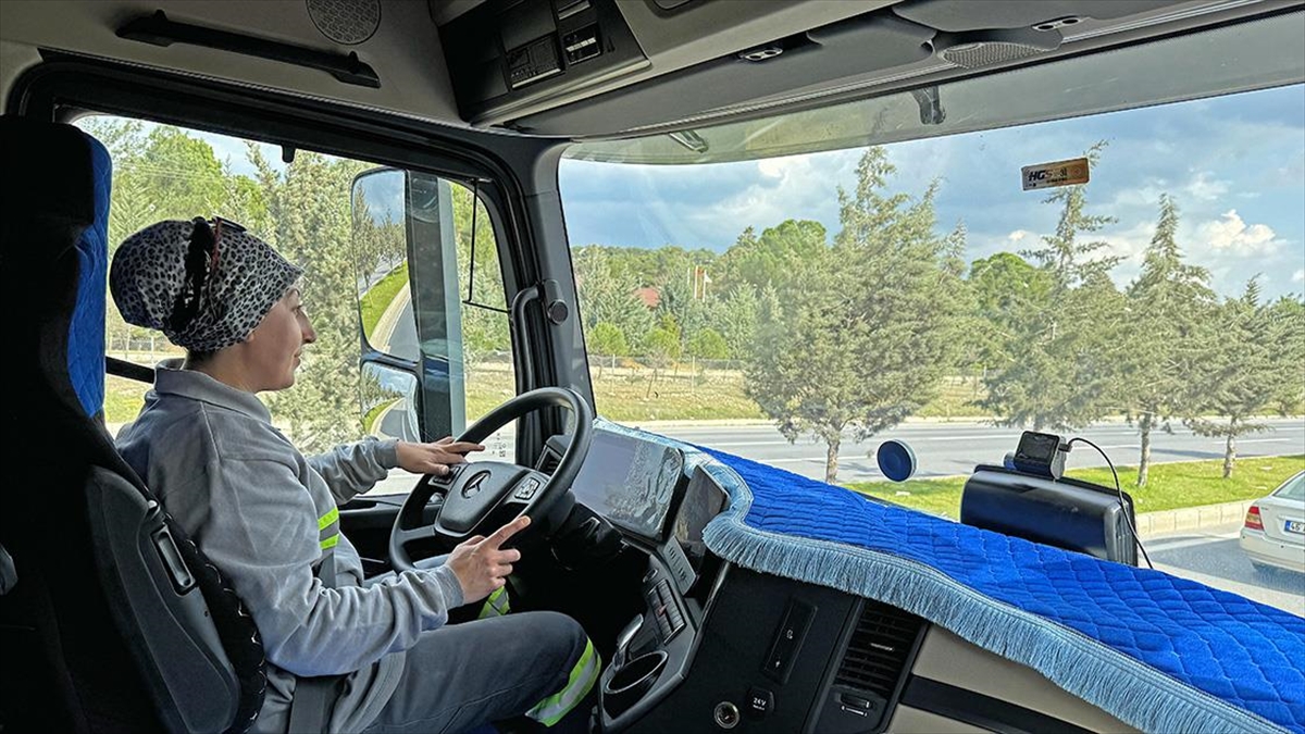 Tır Şoförü Sevda, Kahramanmaraş'ın Yollarını Aşındırıyor