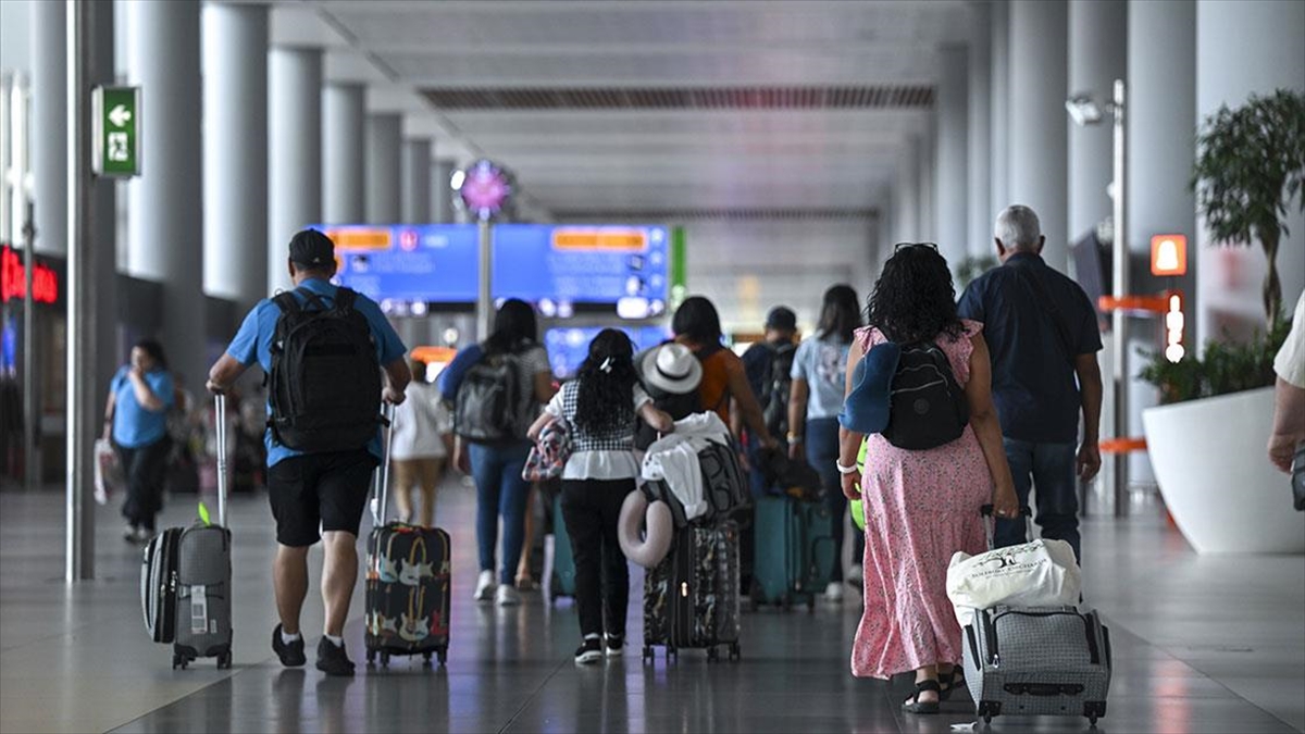 İstanbul Havalimanı 25-31 Mart Tarihlerinde Avrupa'nın En Yoğun Havalimanı Olma Başarısı Gösterdi