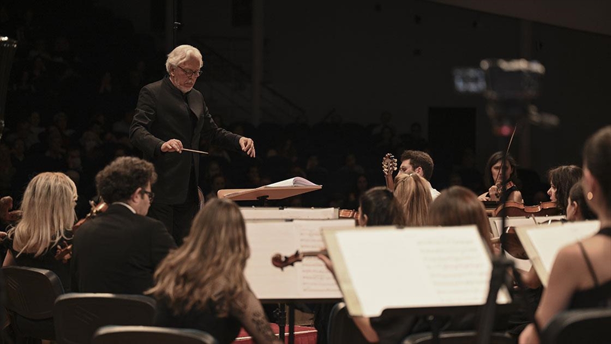 Uluslararası Ankara Müzik Festivali Cemal Reşit Rey'in Gitar Konçertosu İle Başladı