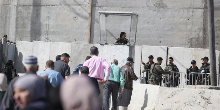 İsrail Ramazanın Son Cumasında Da Filistinlilerin Kudüs'e Girişini Engelliyor