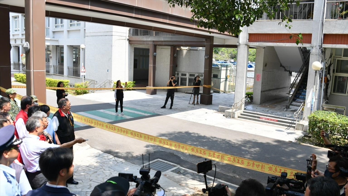 Tayvan'daki 7,4'lük Depremde Ölenlerin Sayısı 12'ye Yükseldi