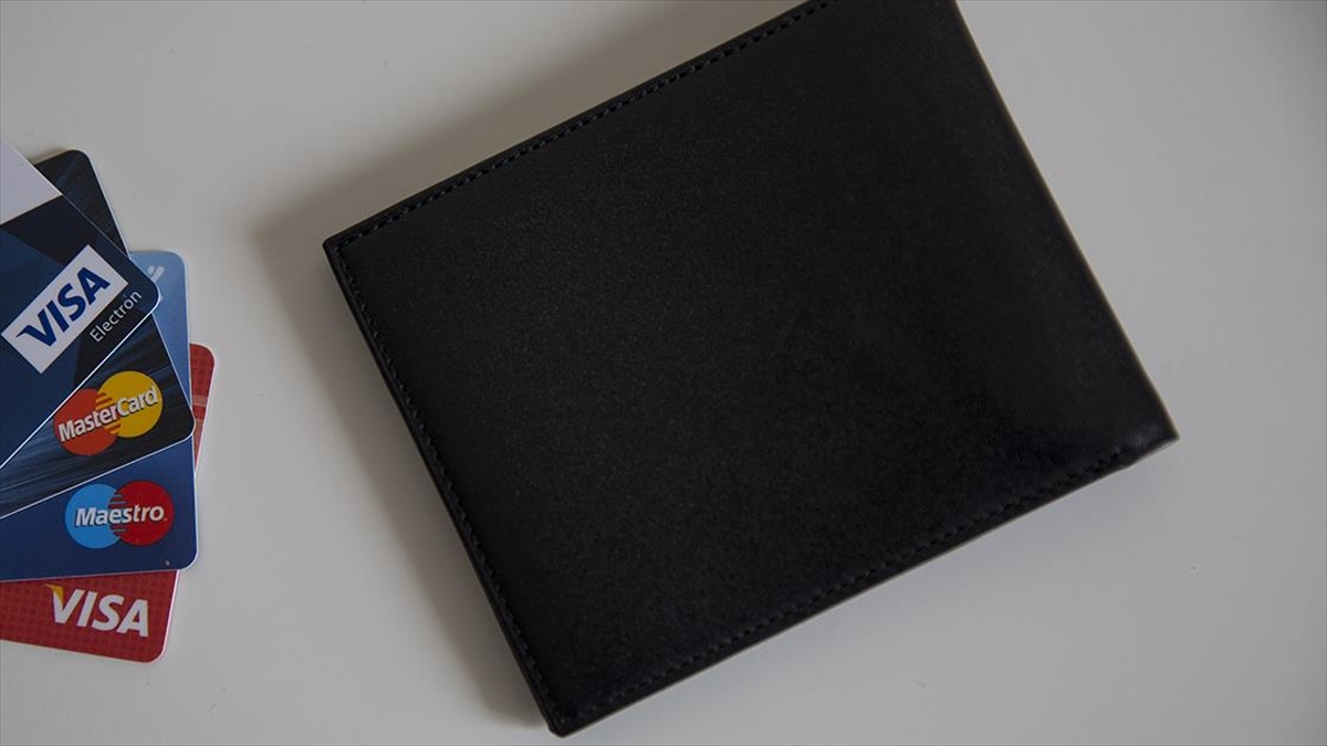 Kredi kartlarında faiz oranı yüzde 4,25'e yükseltildi