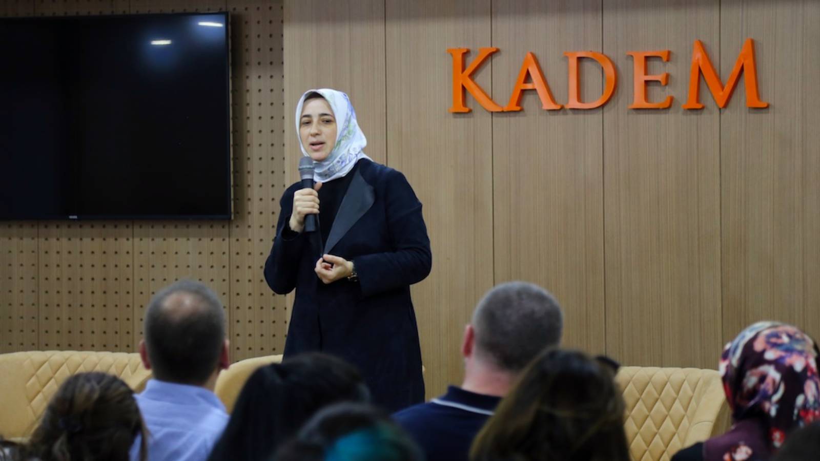 KADEM'den Özlem Zengin paylaşımı