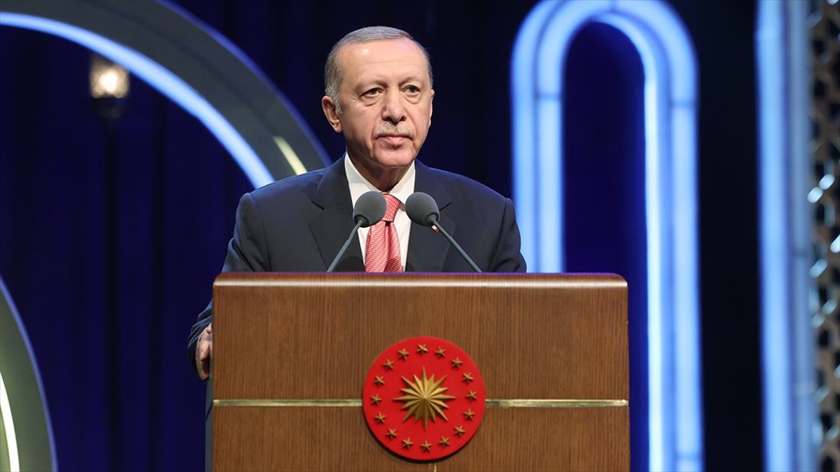 Cumhurbaşkanı Erdoğan: Kur'an'ın Rehberliğine Her Zamankinden Daha Fazla İhtiyaç Duyduğumuz Günlerden Geçiyoruz