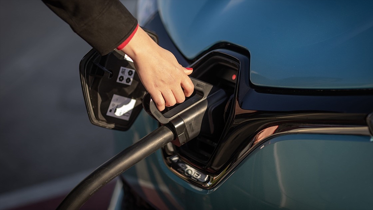 Bayramda Elektrikli Otomobille Yola Çıkacaklara "rezervasyon" Önerisi