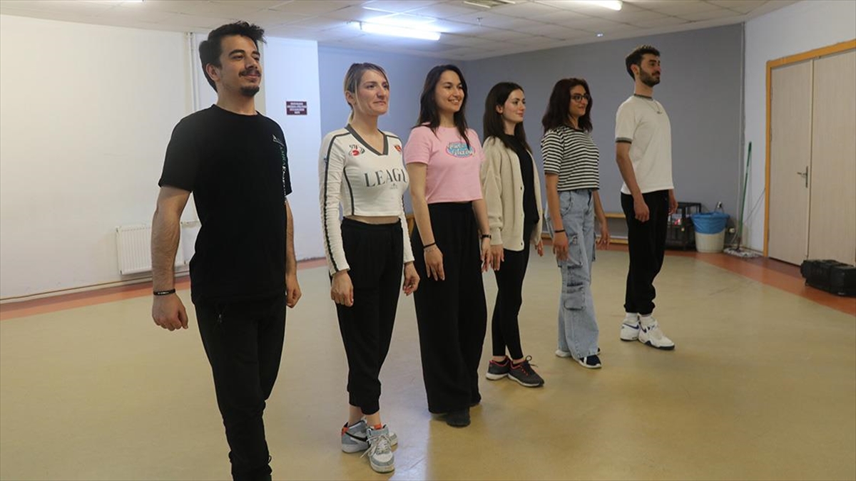 İnsanlık Tarihini "göbeklitepe" Temasıyla Dans Eşliğinde Anlatıyorlar