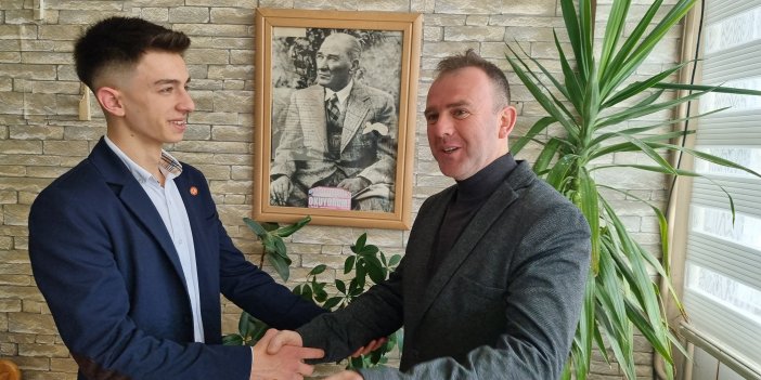 18 yaşında muhtarlık koltuğuna oturdu