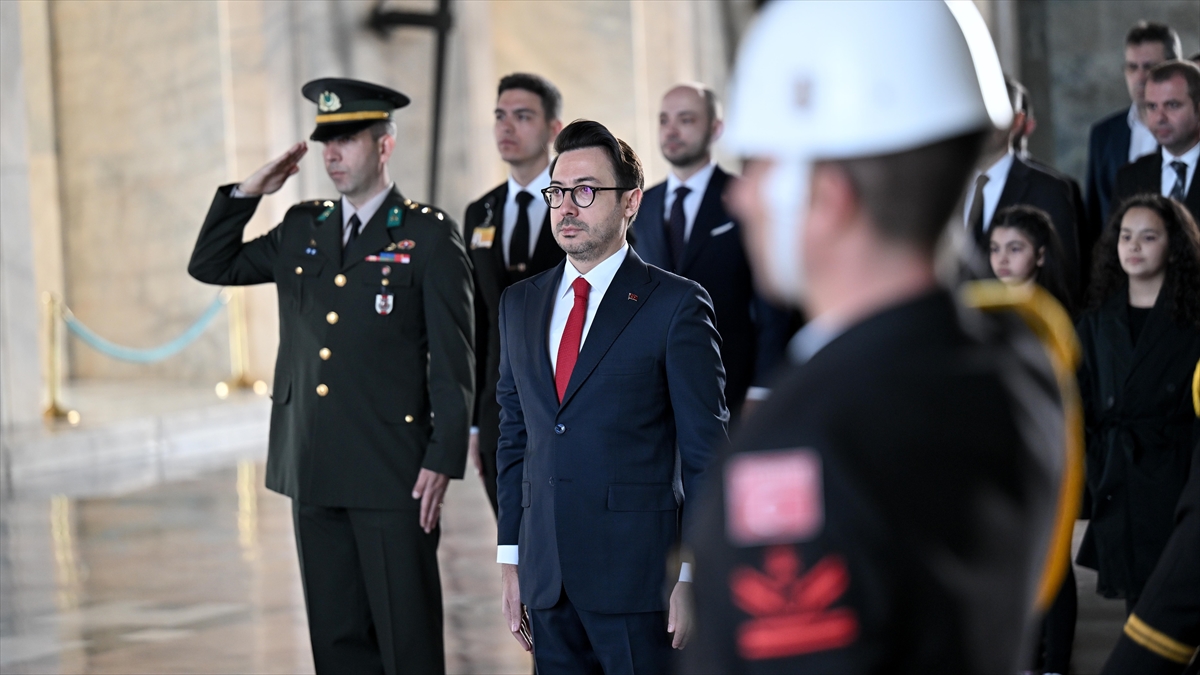 Anadolu Ajansı 104'üncü Yaşında Ata'nın Huzurunda