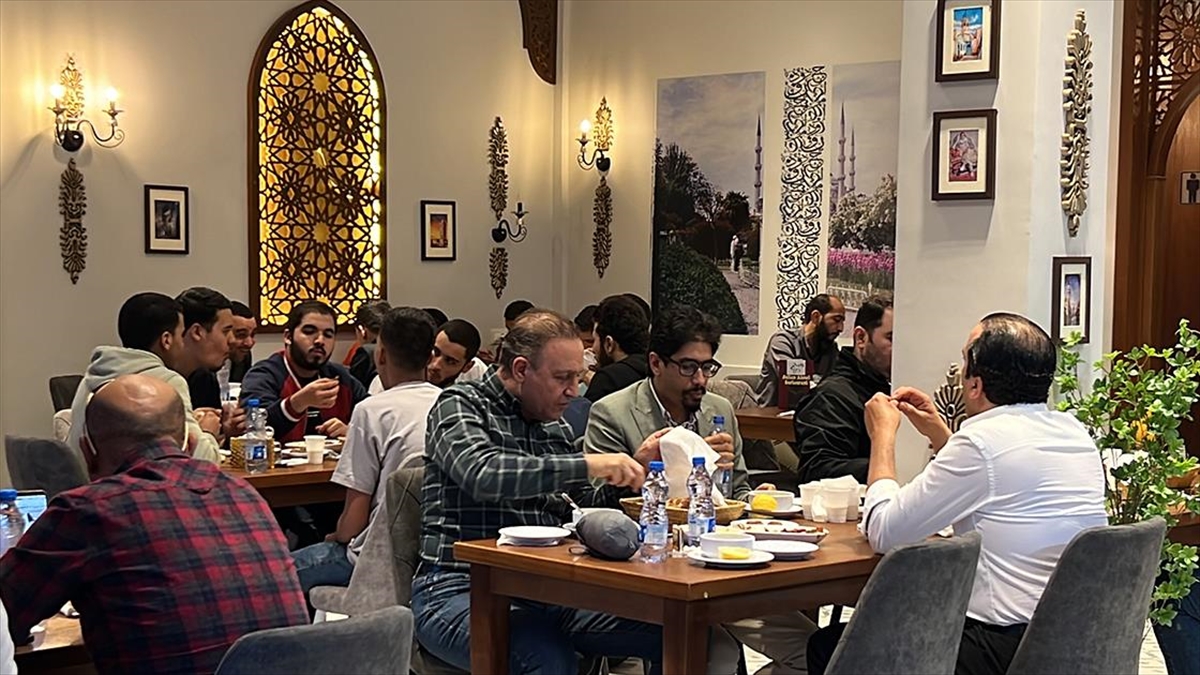 Libyalılar Ramazan Ayında Türk Restoranlarını Tercih Ediyor