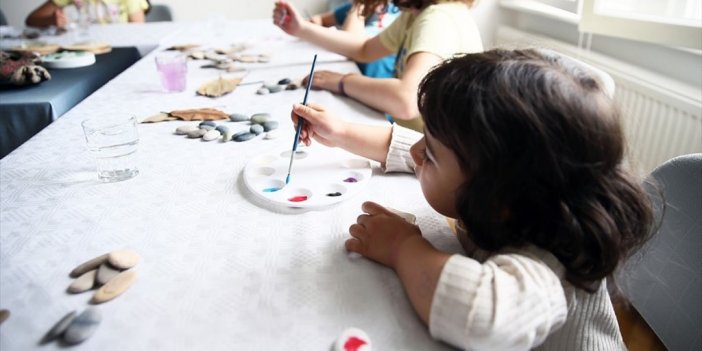 Mit, Çocuklardan Resim Ve Mektup İstedi