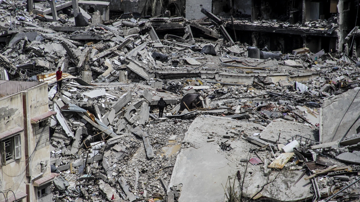 İsrail, Gazze'ye Düzenlediği Hava Saldırısında 6 Filistinliyi Öldürdü