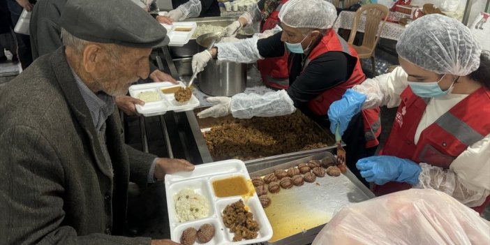 Malatya Vakıfları Bölge Müdürlüğü Günlük 8 Bin 700 Kişiye İftar Verdi