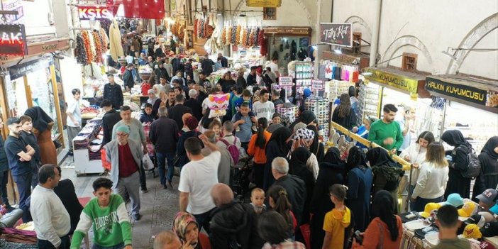 Kahramanmaraşlı Depremzede Vatandaşlar Bayram Alışverişini Tarihi Çarşıda Yapıyor