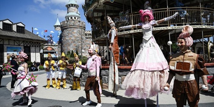 İstanbul'da Bayramda Tema Parklar İle Akvaryumlara Yoğun İlgi Gösterildi