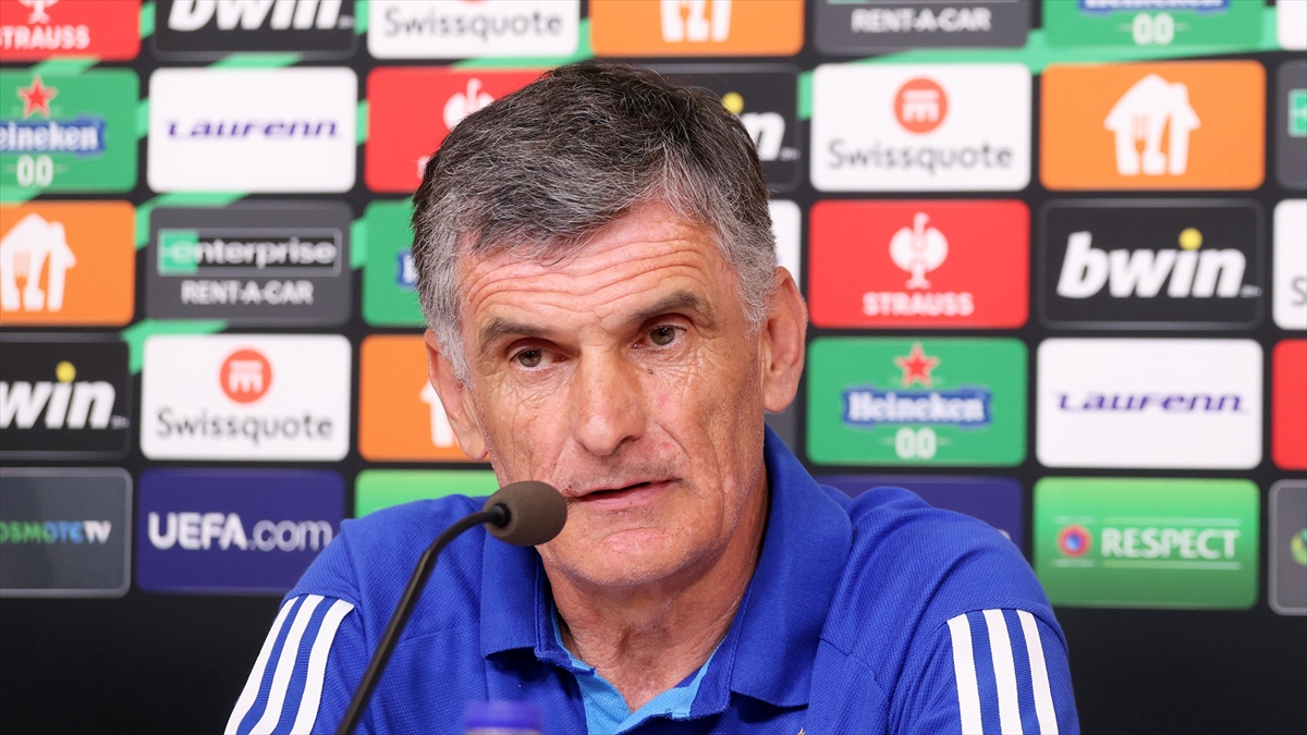 Olympiakos Teknik Direktörü Mendilibar: Fenerbahçe'nin Bütün Konsantrasyonu Uefa Avrupa Konferans Ligi'nde