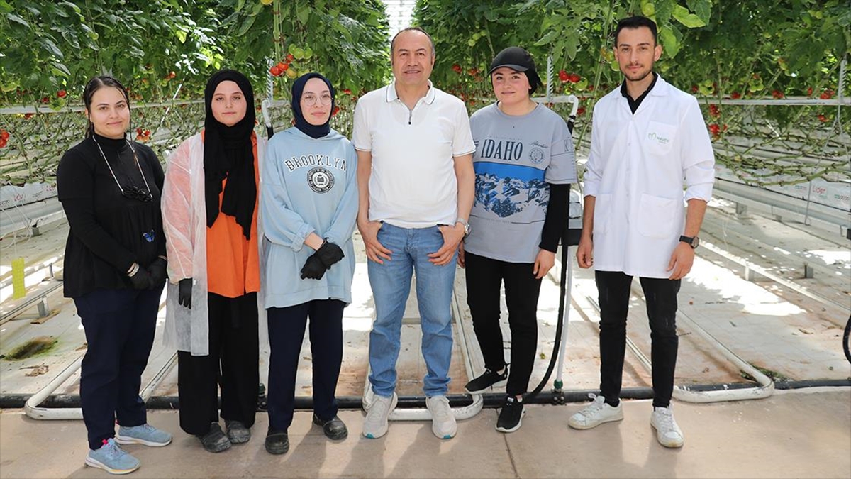 Öğrenciler Üniversite Özel Sektör İşbirliğiyle Hem Öğreniyor Hem Kazanıyor