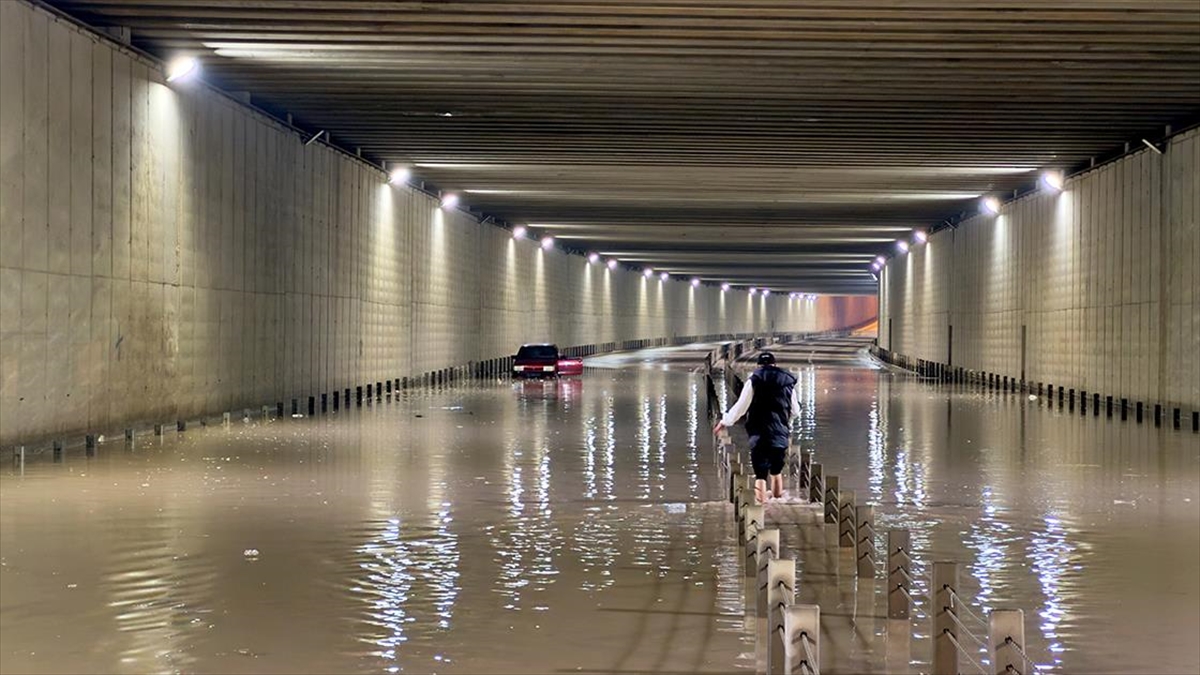 Osmaniye'de Sağanak Hayatı Olumsuz Etkiledi