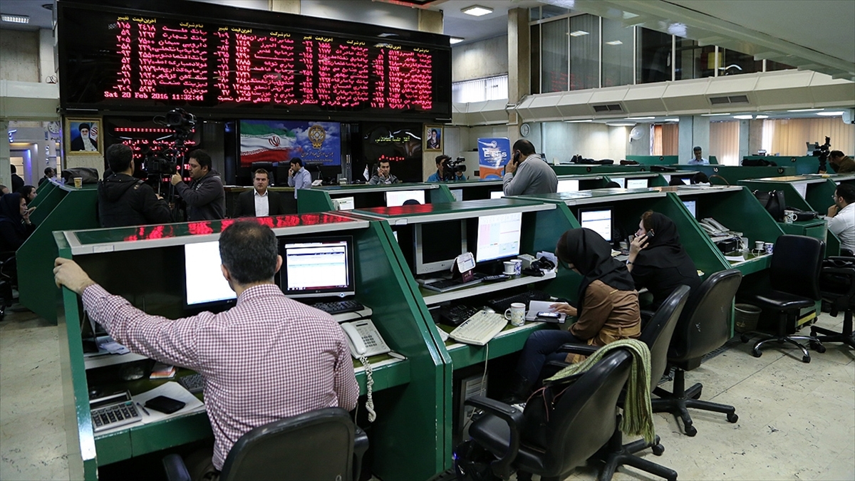 İran’ın İsrail’e Yönelik Saldırısının Ardından Tahran Borsası’nda Düşüş Yaşandı