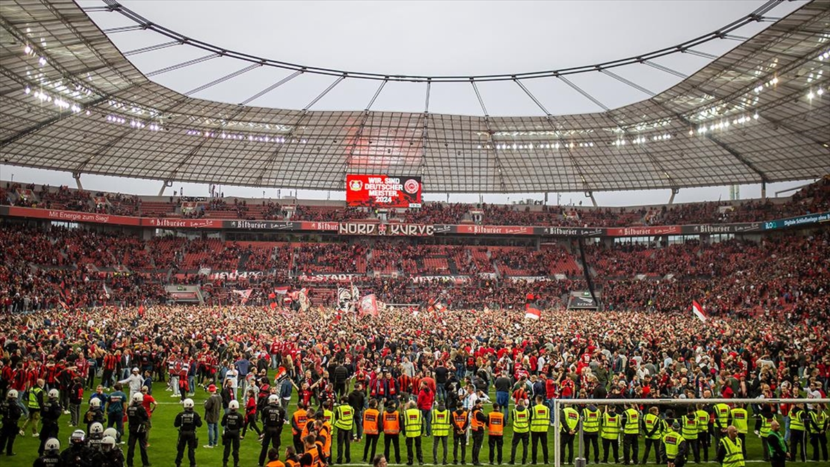 Bundesliga'da Bayer Leverkusen Tarihinin İlk Şampiyonluğunu Elde Etti