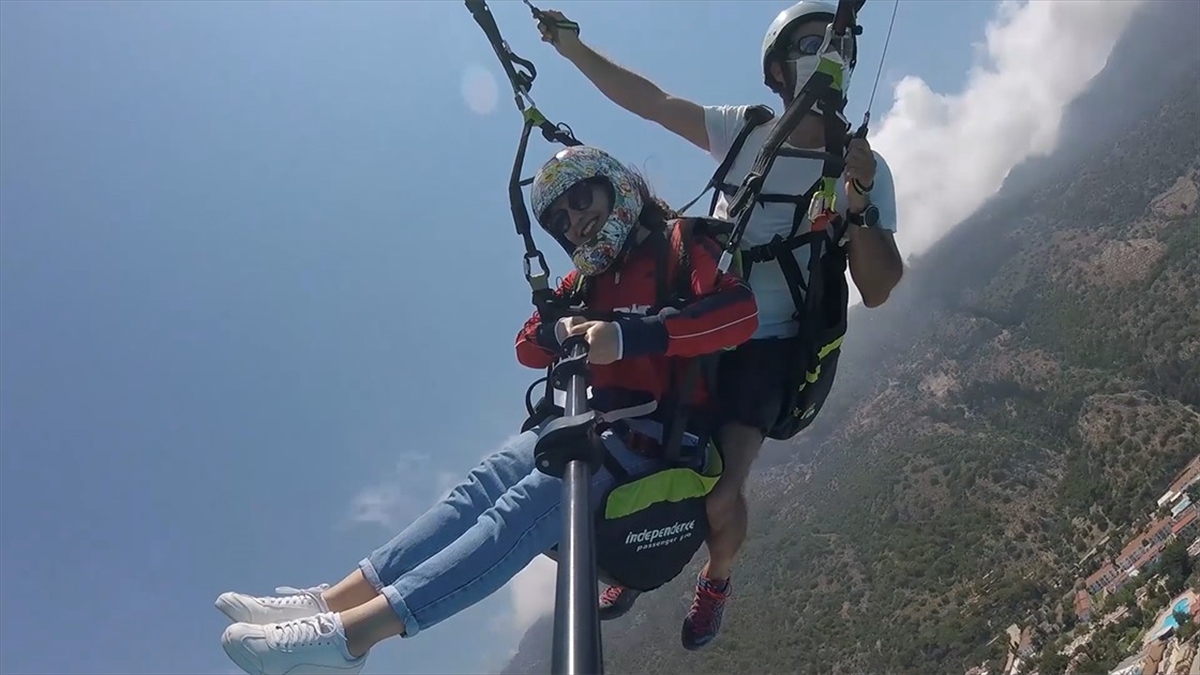 Ramazan Bayramı Tatilinde Babadağ'dan 4 Bin 53 Kişi Yamaç Paraşütüyle Uçtu