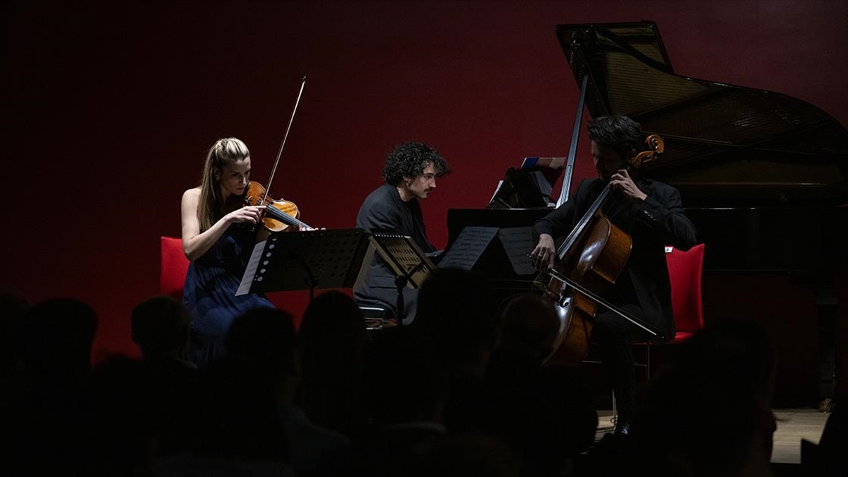 "bosphorus Trio" Başkentli Müzikseverlerle Buluştu