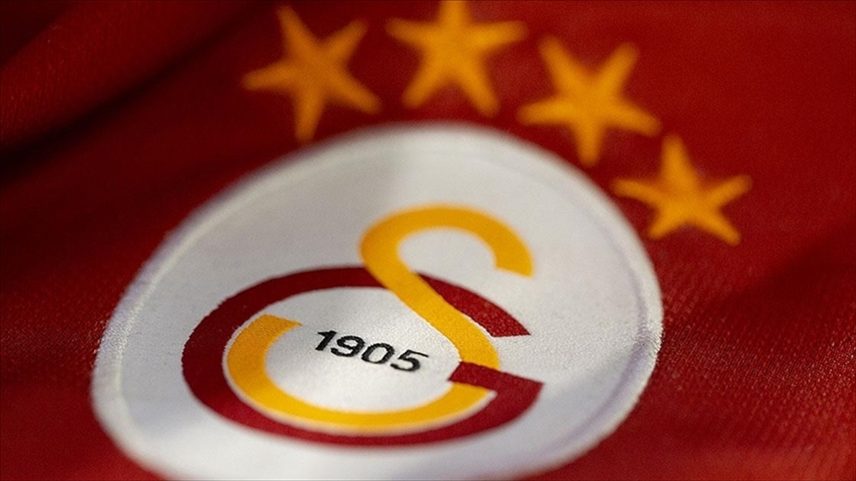 Galatasaray 5 Futbolcu İle Sözleşme Uzattı