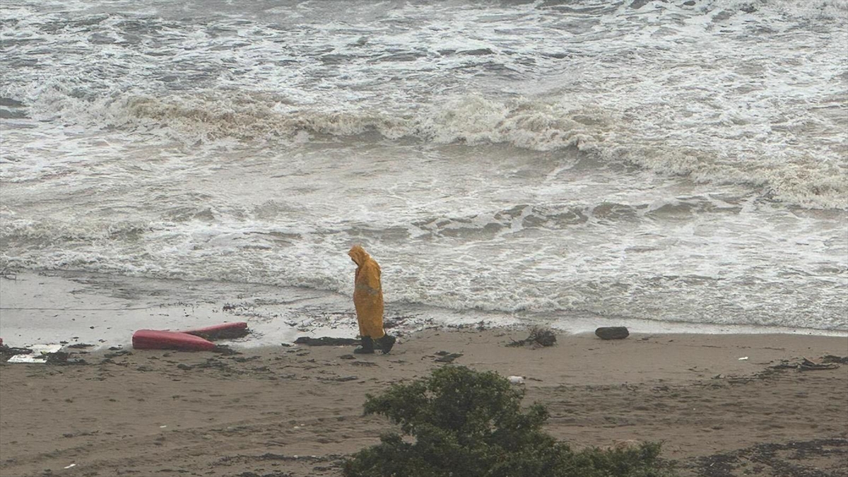 Bm: Bu Yıl Orta Akdeniz'i Geçmeye Çalışan 510 Düzensiz Göçmen Hayatını Kaybetti