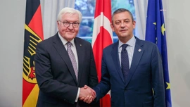 Alman Cumhurbaşkanı'ndan Özel'in Almancasına övgü