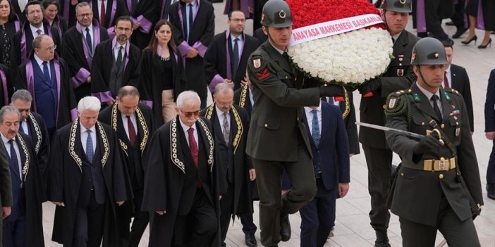 Anayasa Mahkemesi Heyeti Anıtkabir'i Ziyaret Etti