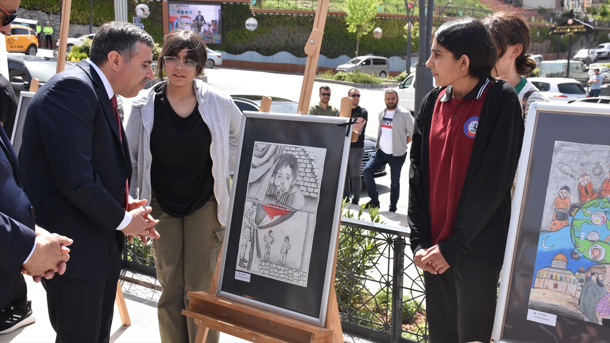 Şırnak'ta "gazze'de Çocuk Olmak" Konulu Resim Sergisi Açıldı