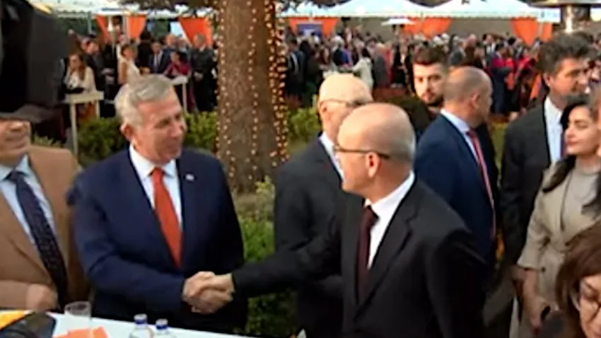 Mehmet Şimşek ve Mansur Yavaş resepsiyonda bir araya geldi