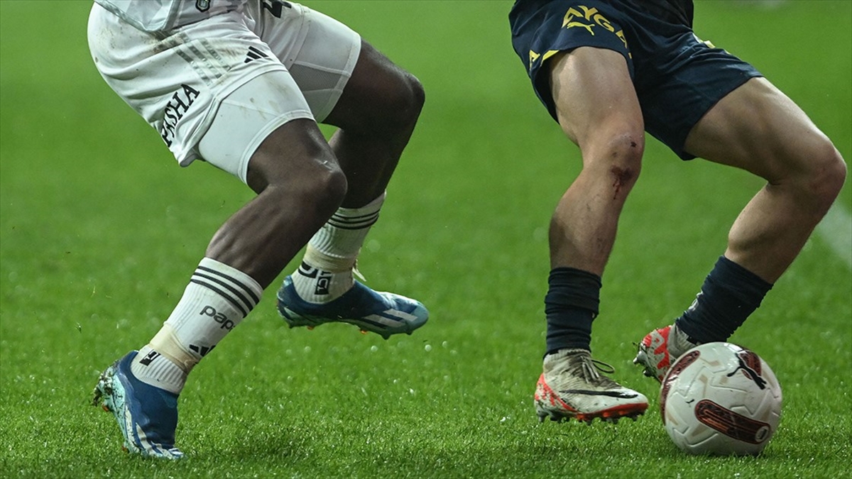 Fenerbahçe, Süper Lig'de Yarın Derbide Beşiktaş'ı Ağırlayacak