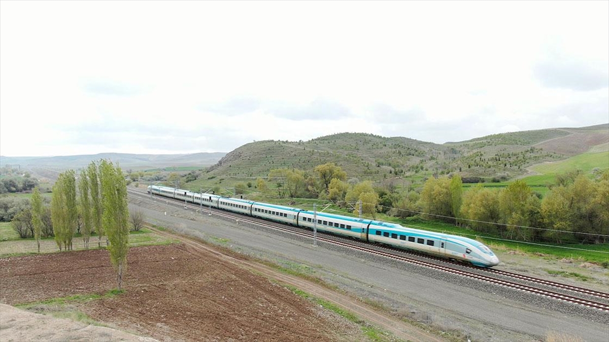 Ankara-sivas Yüksek Hızlı Tren Hattı 1 Yaşında