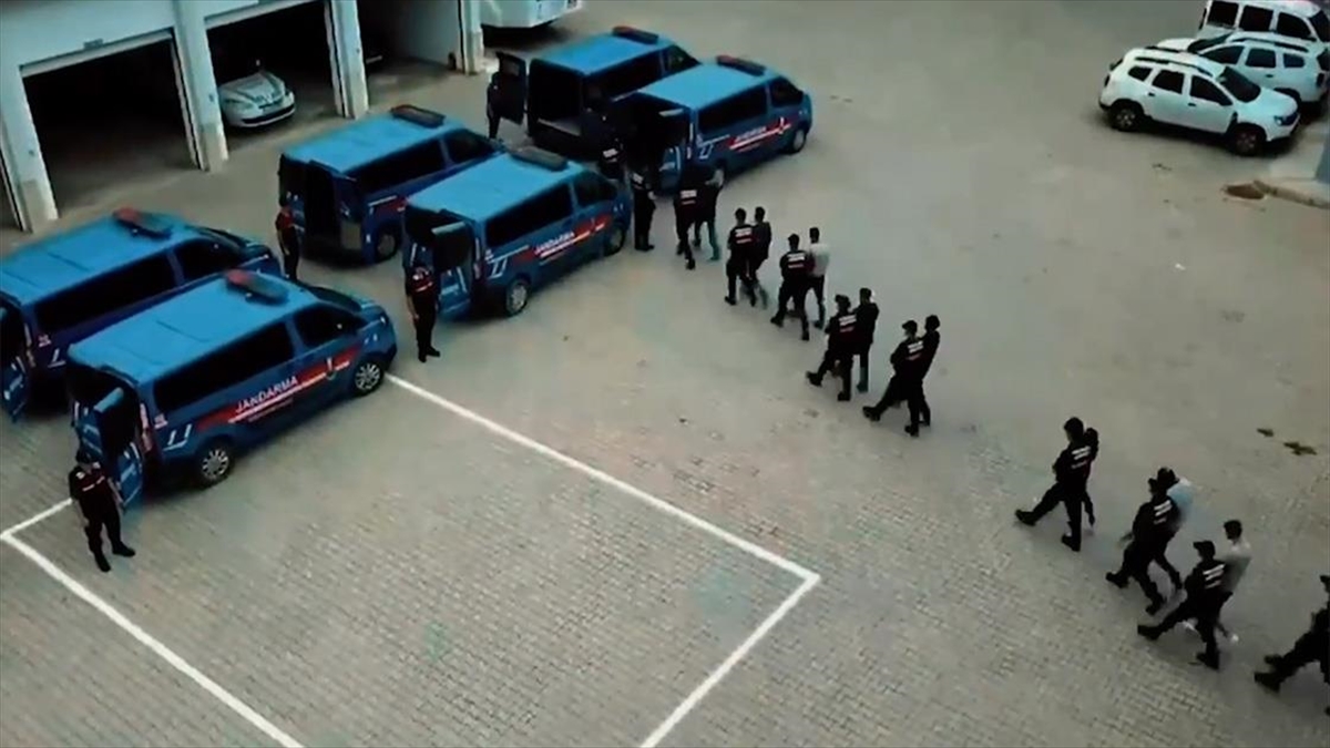 Antalya Merkezli "sibergöz-35" Operasyonlarında 48 Şüpheli Yakalandı